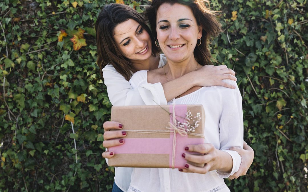 Top 3 Mother’s Day Gift Ideas and Dental Tips